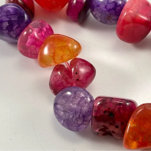 Cute Unsigned Pink Purple Red Orange Dyed Agate Gemstone Beaded Stretch Bracelet - Picture 4 of 6